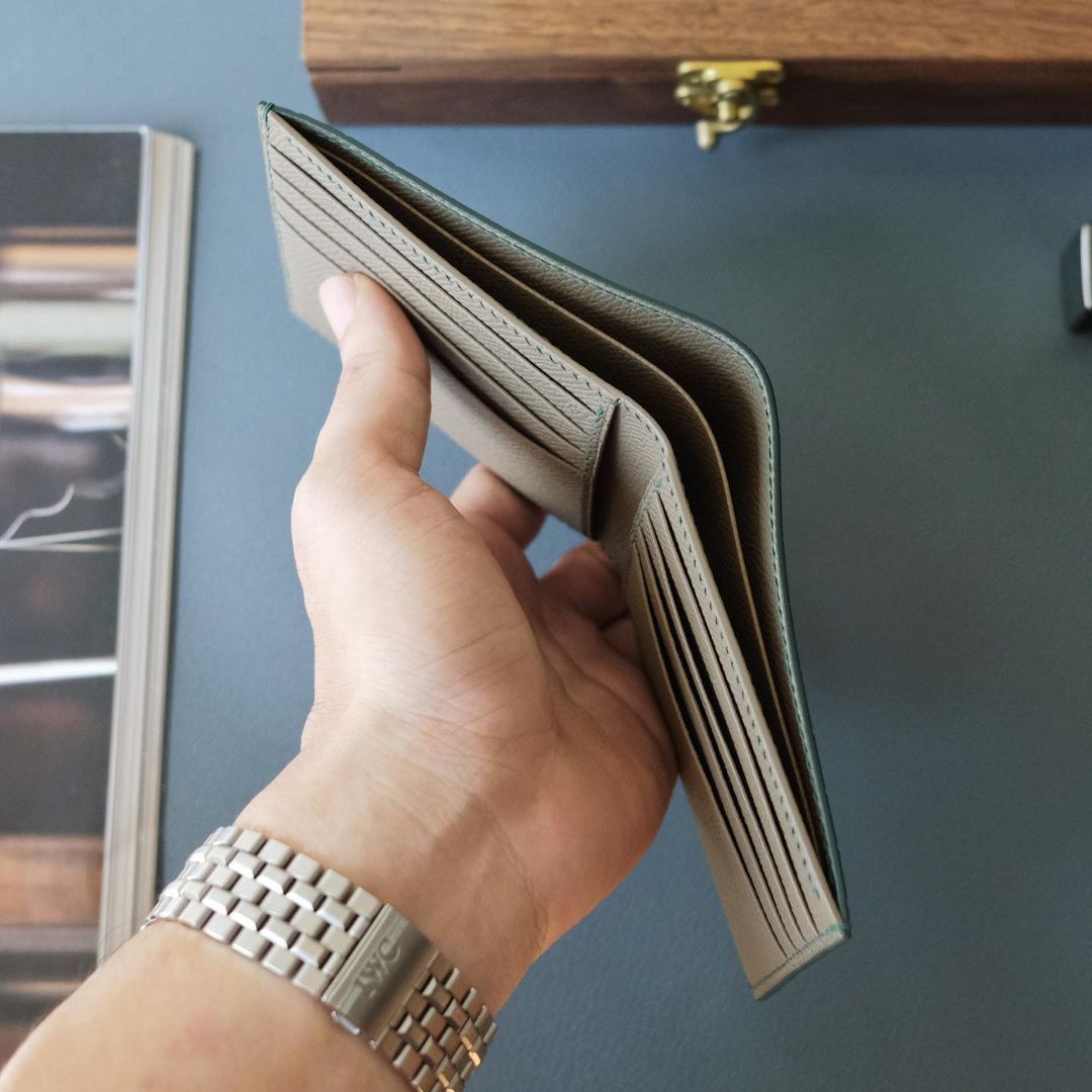Green x Taupe bifold wallet