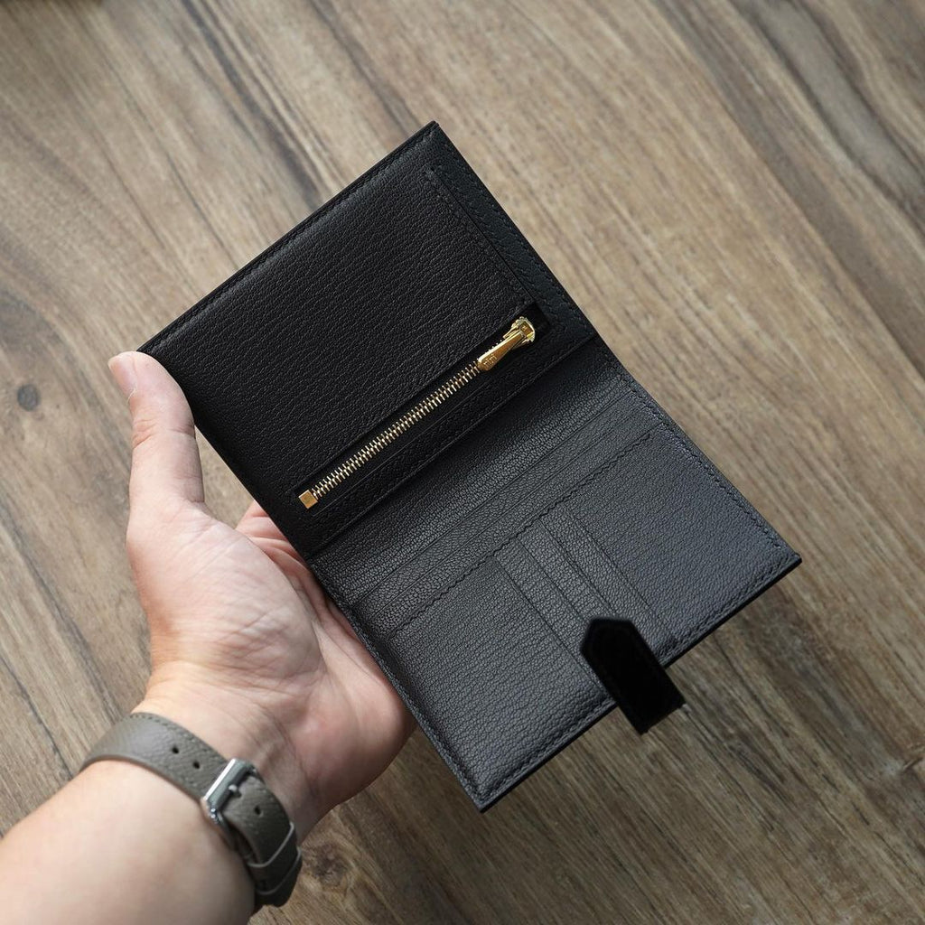 Black vertical wallet