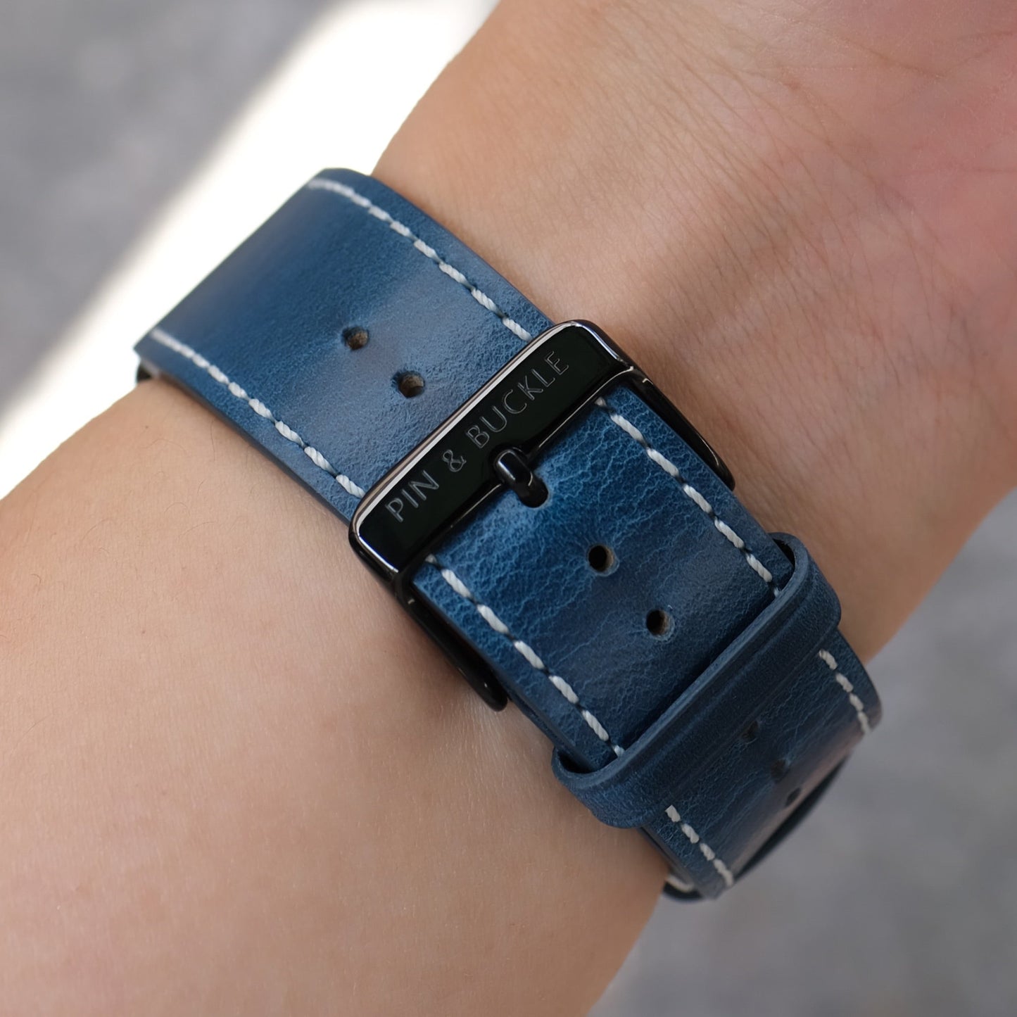 Luxe Leather Apple Watch Band - Ocean Blue