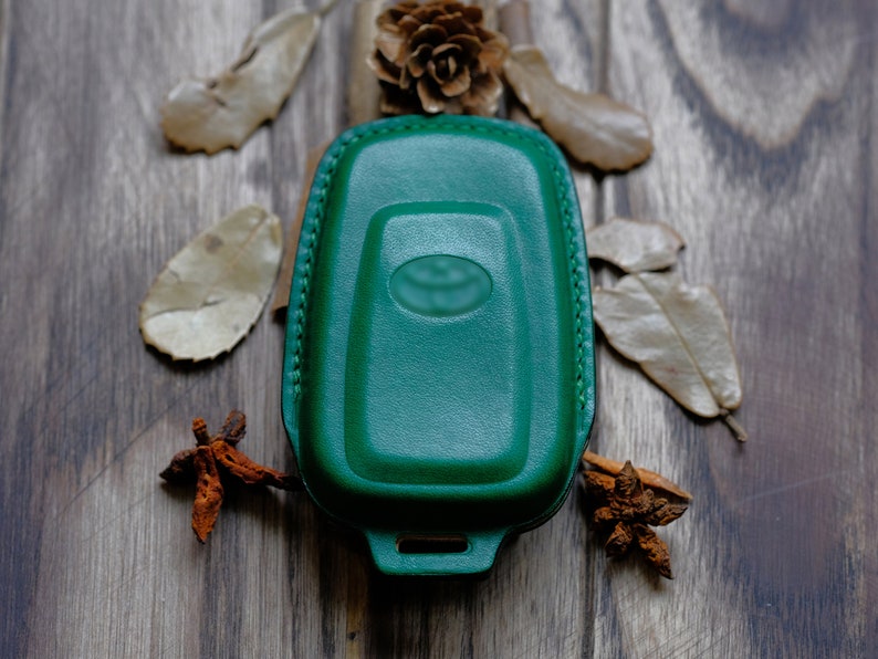 Personalized Leather Key Fob Cover For Toyota Highlander, C-HR, Prius, RAV4, ... Toyota Keychain Keyless Keyring Remotes, Gifts For Him