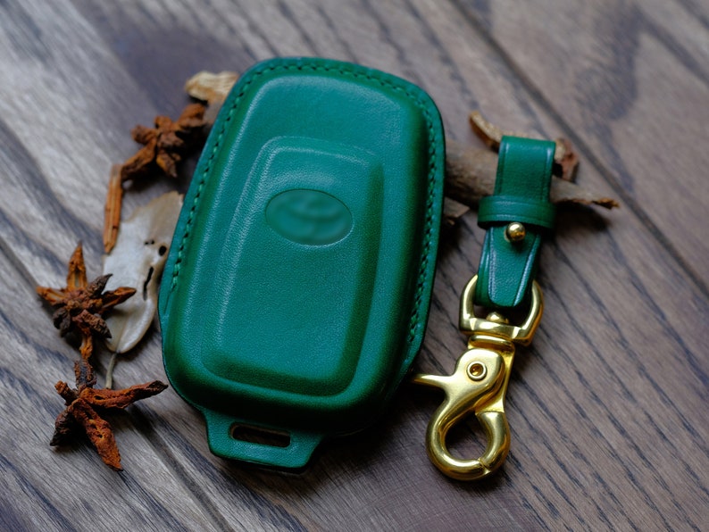 Personalized Leather Key Fob Cover For Toyota Highlander, C-HR, Prius, RAV4, ... Toyota Keychain Keyless Keyring Remotes, Gifts For Him