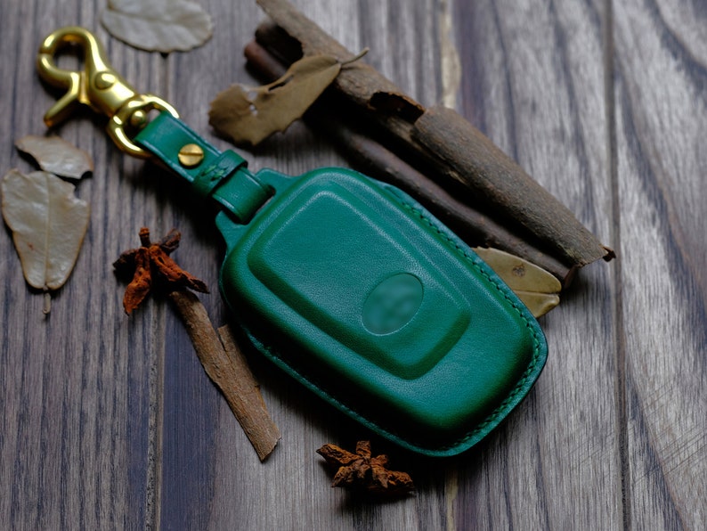 Personalized Leather Key Fob Cover For Toyota Highlander, C-HR, Prius, RAV4, ... Toyota Keychain Keyless Keyring Remotes, Gifts For Him