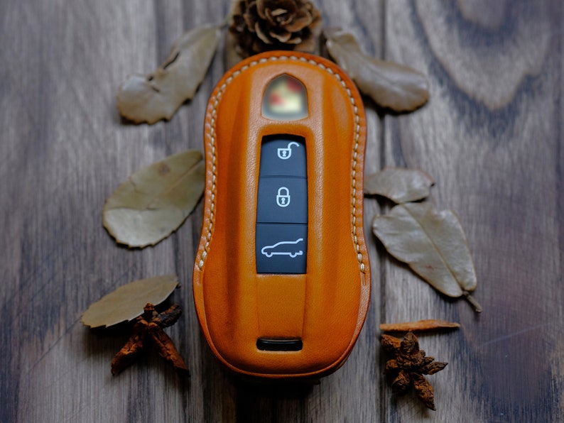 Personalized Leather Protector Case for Keyless Remote Entry Key Fob Cover Key Holder Key Chain Porsche 718 911 Cayenne Macan Taycan ...