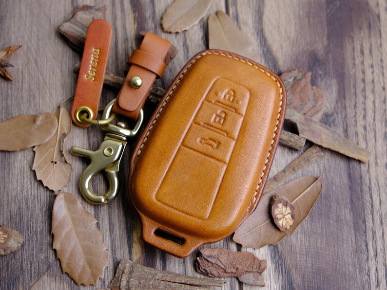 Leather Key Fob Cover For Toyota RAV4, Custom Keychain For RAV4, Toyota Keychains Keyless Keyring, Gift For New Car, Car Accessories