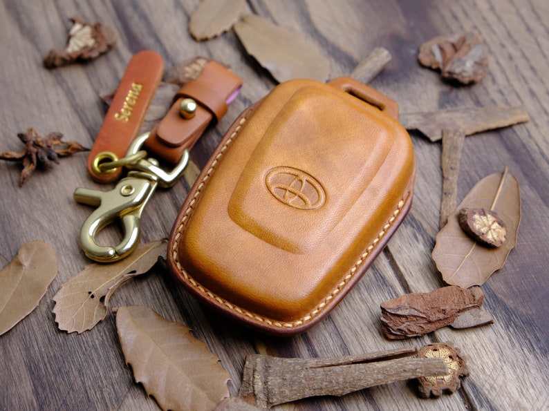 Leather Key Fob Cover For Toyota RAV4, Custom Keychain For RAV4, Toyota Keychains Keyless Keyring, Gift For New Car, Car Accessories